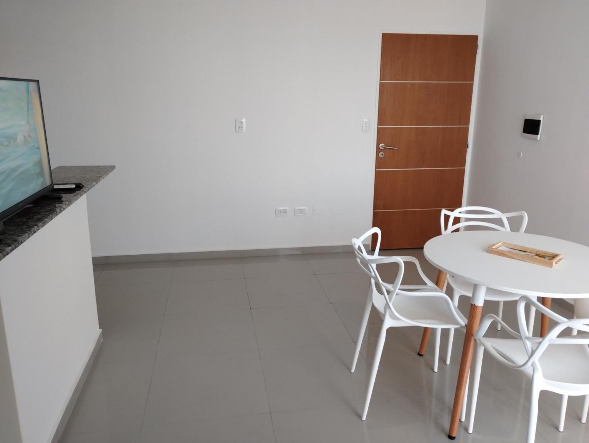 Departamento Centrico Amplio - Totalmente Equipado Pb * San Nicolas de los Arroyos